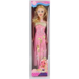 poupée avec sa robe de soirée rose
