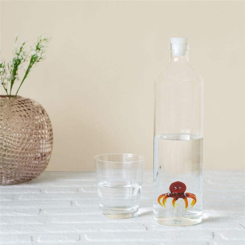 Image secondaire de Balvi - Carafe à Eau en Verre Atlantis Octopus. Il y a Une Pieuvre en Verre coloré à l'intérieur. Ave