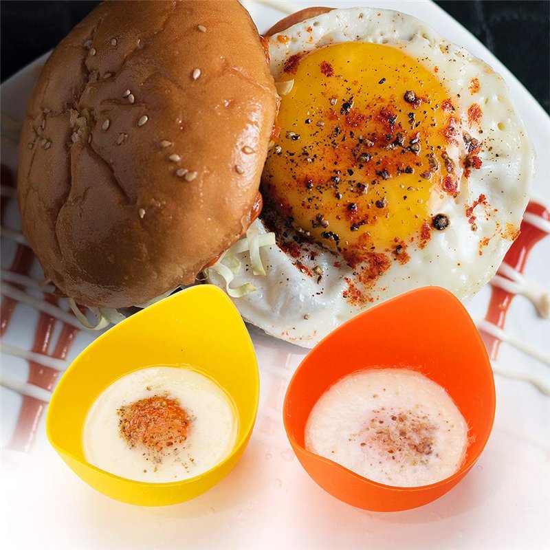 Image secondaire de XCWTBL Pocheuse à Oeufs En Silicone Cuit Oeuf Micro Onde, 4 Cuiseurs De Cuisine Antiadhésifs Avec 1 Brosse Huile Pour Ustensiles