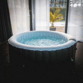 Spa gonflable Sunspa 4 personnes 619,99 €